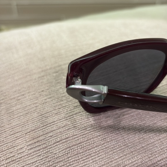 Coach sunglasses. Progressive lenses. No scratches or damage. Oxblood color. - Picture 2 of 8